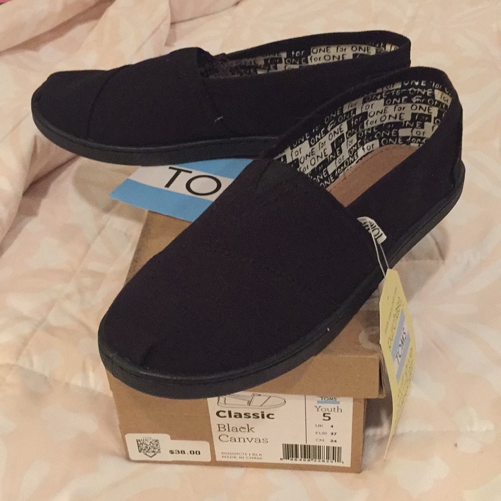 Toms Classic Black Canvas